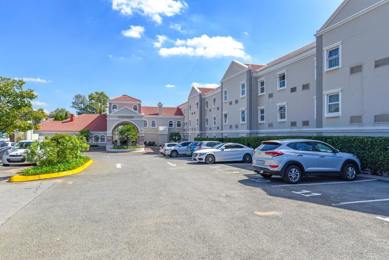 Mercure Johannesburg Randburg Hotel Exterior photo